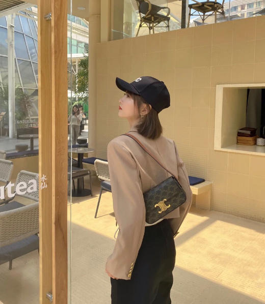 𝐂𝐄𝐋𝐈𝐍𝐄凯旋老花腋下包（原厂皮） 商品图1