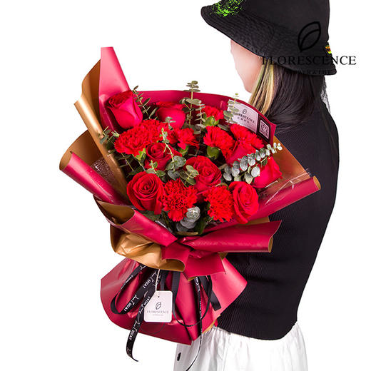 臻爱-康乃馨红玫瑰混搭花束 商品图1
