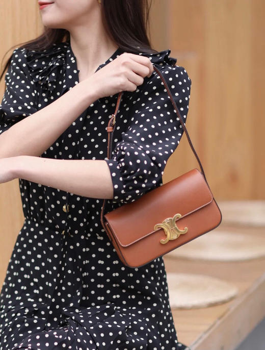 𝐂𝐄𝐋𝐈𝐍𝐄 凯旋牛皮腋下包-棕色（原厂皮） 商品图0