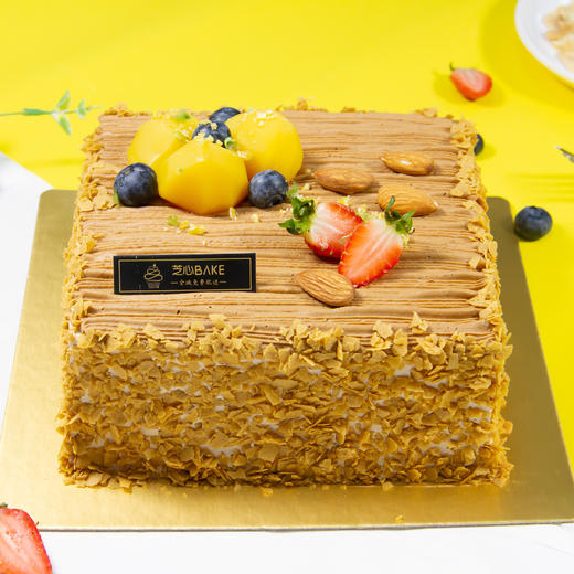 【糖舍南栗】生日快乐大颗新鲜板栗剥壳伫立 成为蛋糕顶部的焦点 调制好轻柔的栗子奶油 拉丝铺面，轻奢不失雅致 商品图4