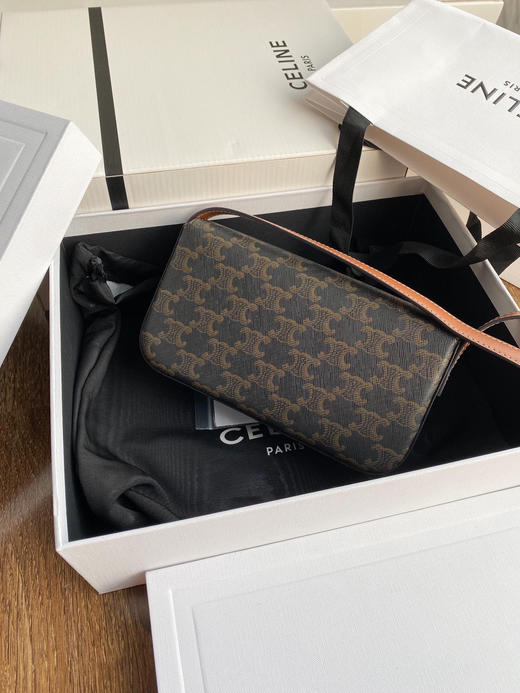 𝐂𝐄𝐋𝐈𝐍𝐄凯旋老花腋下包（原厂皮） 商品图4