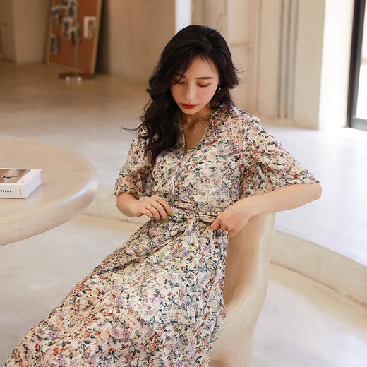 【梅豆】日系V领一片式碎花连衣裙 商品图2