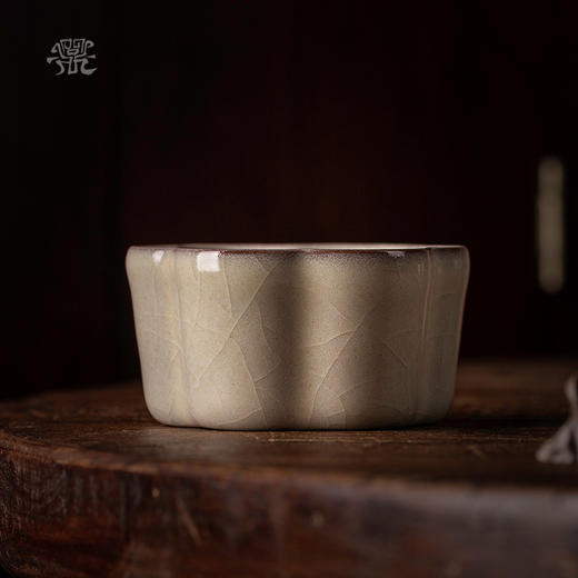 问鼎哥窑传世款梅香杯 商品图0