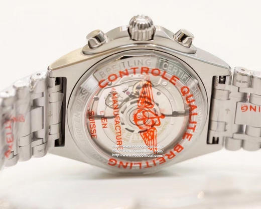 【硬核钢王】GF新品百年灵Chronomat，备受关注的蝴蝶扣辊珠精钢表链因其类似“子弹”的外形被称为“子弹链”。一体式圆滑倒角处理，每一处细节都展现出高辨识度机械美感 商品图5