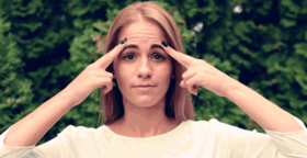  额头皱纹让你显老20岁！贴上它，不打针不手术，额头嫩成白煮蛋！ 