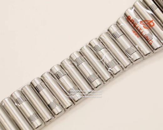 【硬核钢王】GF新品百年灵Chronomat，备受关注的蝴蝶扣辊珠精钢表链因其类似“子弹”的外形被称为“子弹链”。一体式圆滑倒角处理，每一处细节都展现出高辨识度机械美感 商品图4