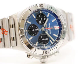 【硬核钢王】GF新品百年灵Chronomat，备受关注的蝴蝶扣辊珠精钢表链因其类似“子弹”的外形被称为“子弹链”。一体式圆滑倒角处理，每一处细节都展现出高辨识度机械美感❕