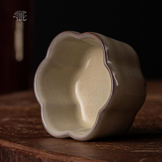 问鼎哥窑传世款梅香杯 商品图2