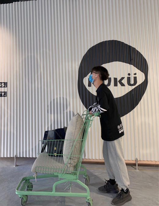 YEEZY BOOST 350 V2 - 黑生胶侧透满天星 商品图4