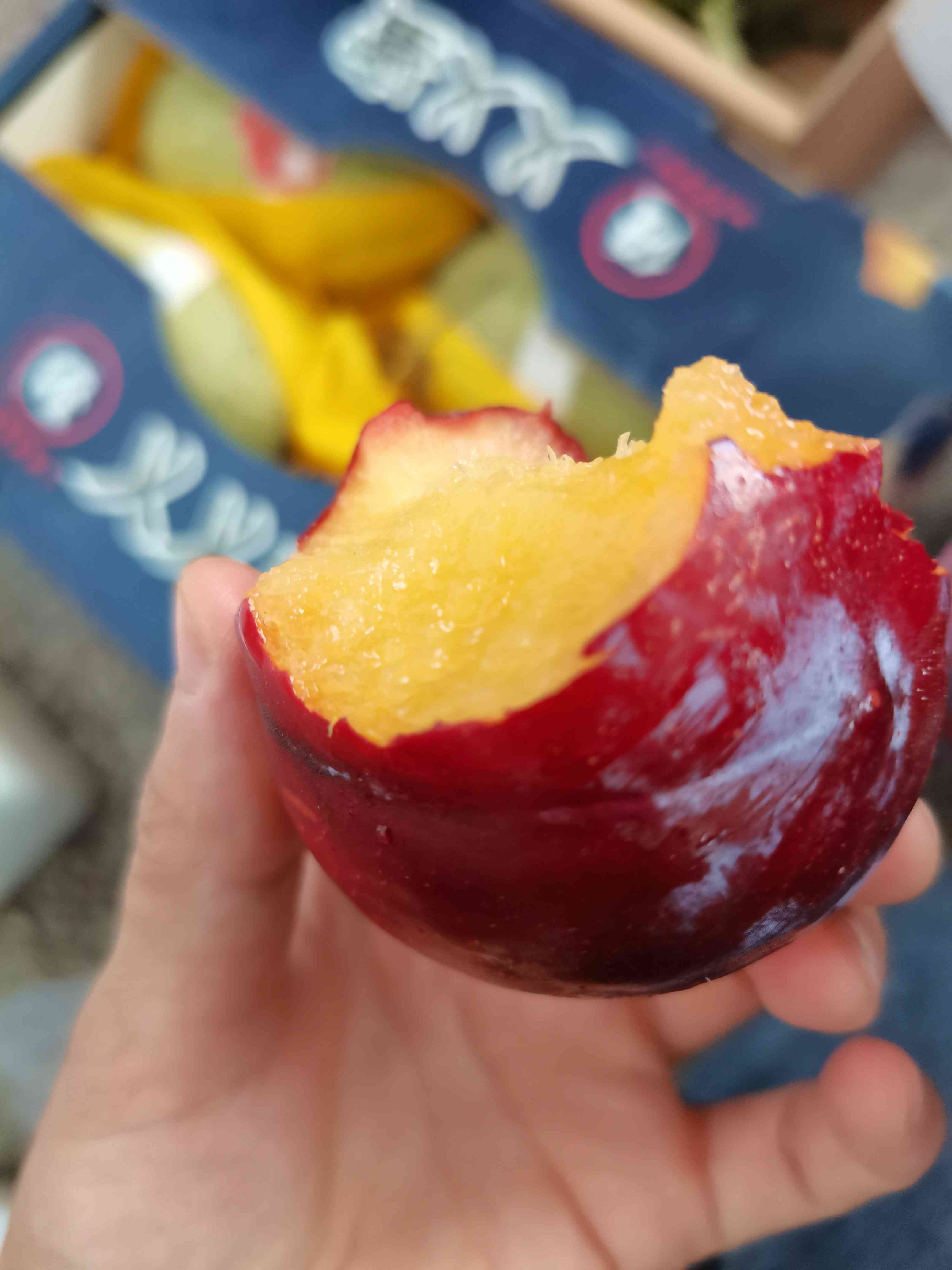 【珠宝李】脆爽鲜甜的口感[机智]