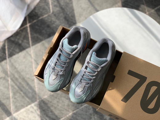 YEEZY BOOST 700-冰蓝 商品图1