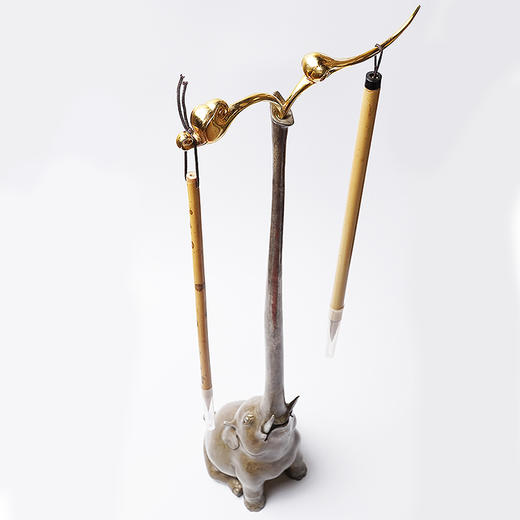 不仁斋外观专利 薛继业雕塑 文房小象祥云笔挂 铸铜镀金限量 商品图4