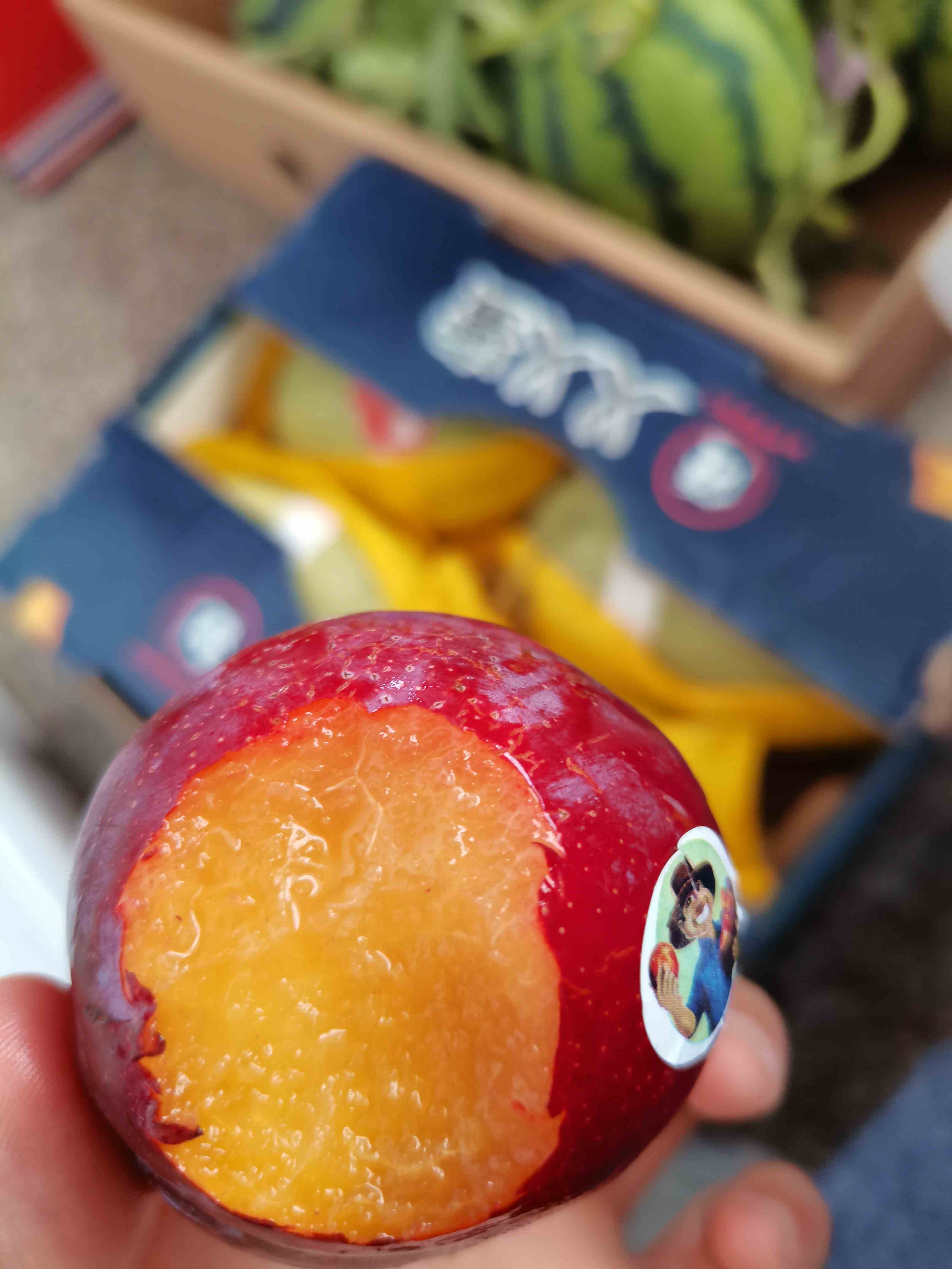 【珠宝李】脆爽鲜甜的口感[机智]