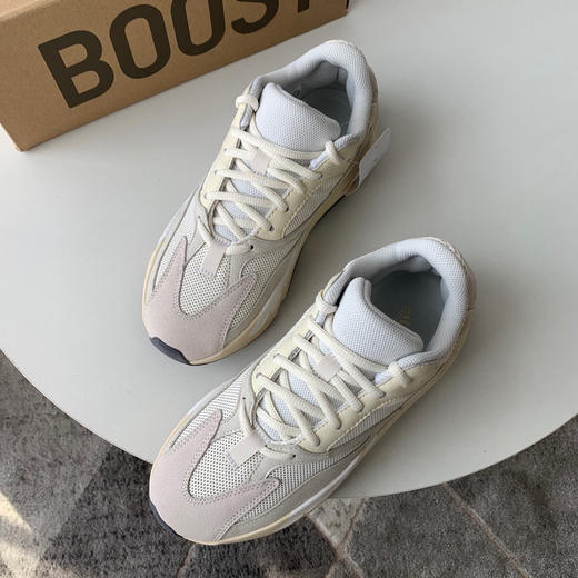 YEEZY BOOST 700-奶白 商品图1