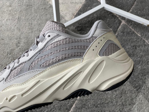 YEEZY BOOST 700-灰白 商品图4