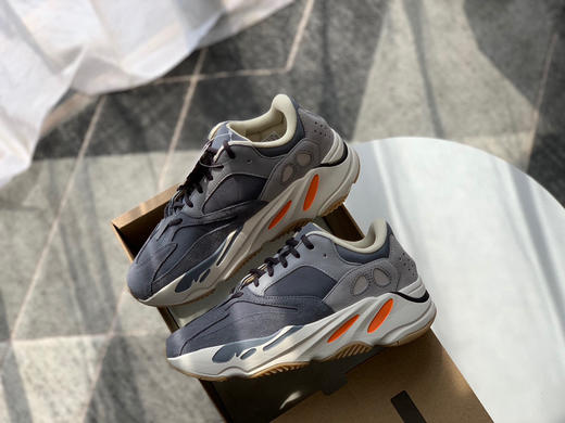 YEEZY BOOST 700-磁铁 商品图0