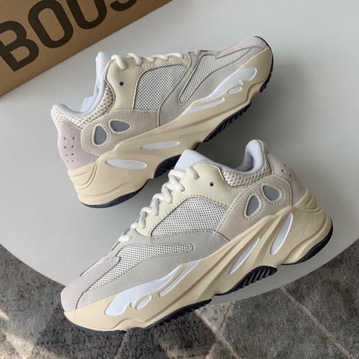 YEEZY BOOST 700-奶白 商品图2