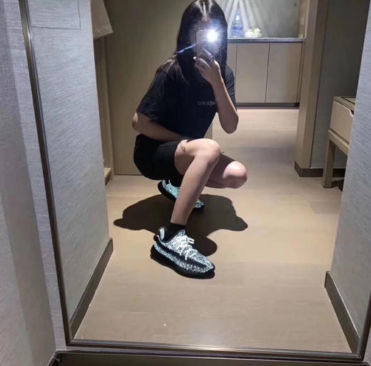 YEEZY BOOST 350 V2 - 黑色满天星 商品图2