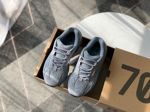 YEEZY BOOST 700-医院蓝 商品图2