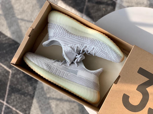 最新Yeezy Boost 350 V2 Yeshaya灰天使 商品图4