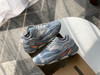 YEEZY BOOST 700-惯性 商品缩略图2