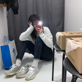 最新Yeezy Boost 350 V2 Yeshaya灰天使