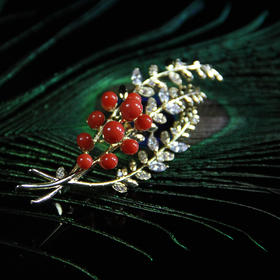 天然珊瑚花叶胸针