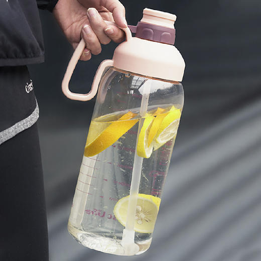 【1.8L畅饮水杯】网红明星同款带刻度塑料水杯 大容量便携水瓶太空杯户外运动水壶 商品图3