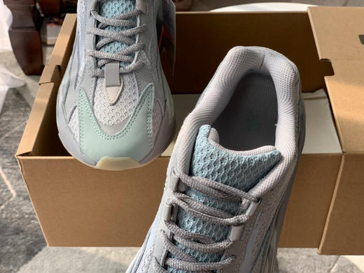 YEEZY BOOST 700-冰蓝 商品图5