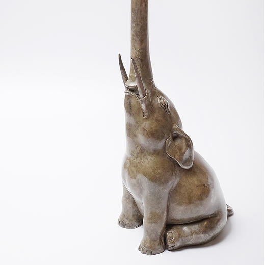 不仁斋外观专利 薛继业雕塑 文房小象祥云笔挂 铸铜镀金限量 商品图1