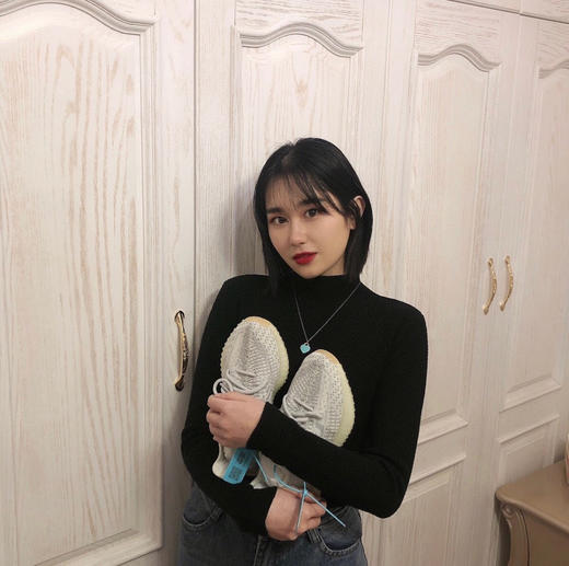 最新Yeezy Boost 350 V2 Yeshaya灰天使 商品图1