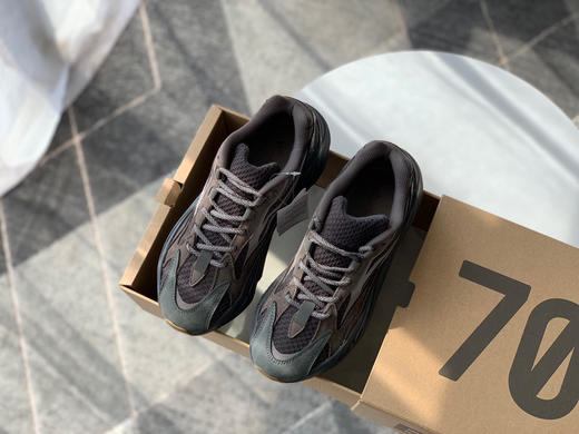 YEEZY BOOST 700-晶洞 商品图2