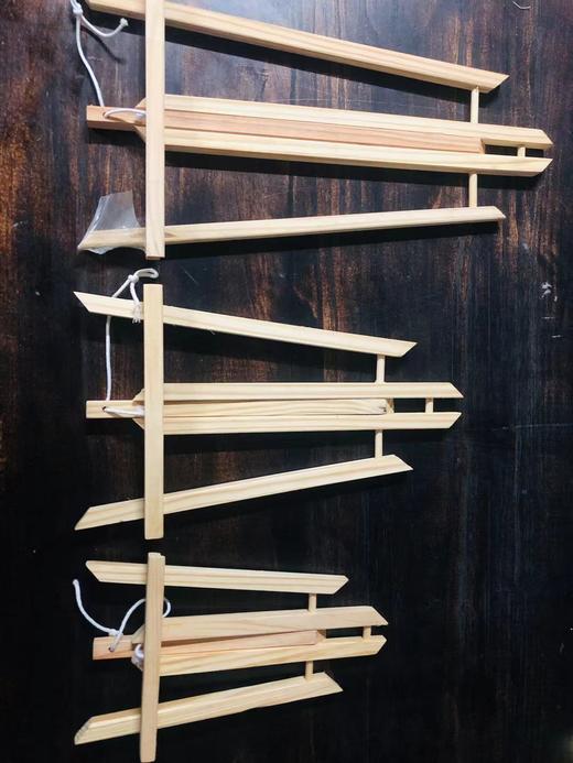 特价油画框---有轻微瑕疵  尺寸有稍微不准（手工测量尺寸误差1-3CM）满30元发货，介意勿拍。建议大的画框2个起拍 商品图3