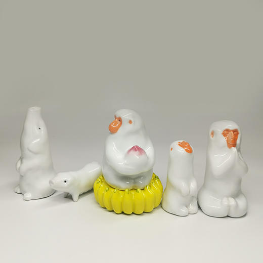 不仁斋 薛继业 陶瓷雕塑系列 己亥年献桃猴 文房摆件 茶宠 商品图4