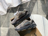 YEEZY BOOST 700-火山 商品缩略图0