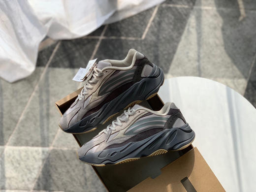 YEEZY BOOST 700-火山 商品图0