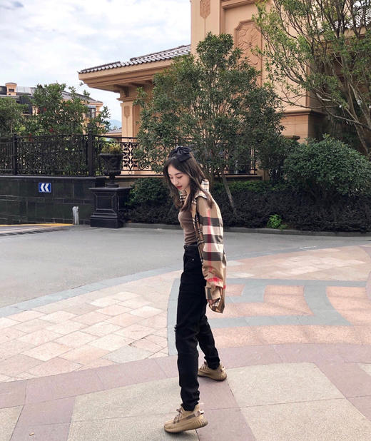 YEEZY BOOST 350 V2 - 棕橙 商品图1