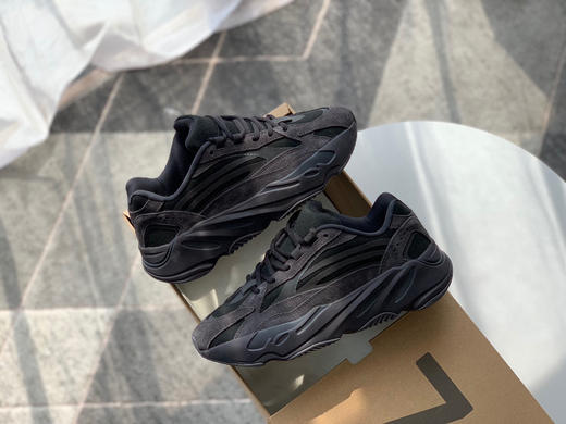 YEEZY BOOST 700-黑魂 商品图1