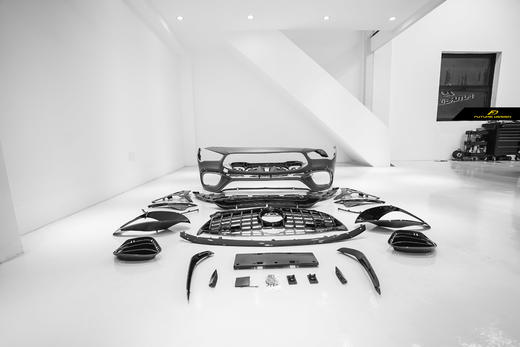 奔驰 BENZ W118 CLA45 PP材质 前杠总成（含中网） 商品图1