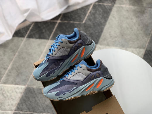 YEEZY BOOST 700-碳蓝 商品图0