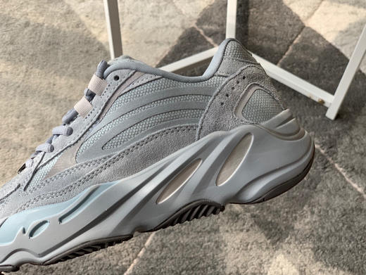 YEEZY BOOST 700-医院蓝 商品图4