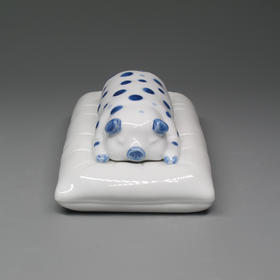 不仁斋 薛继业陶瓷 高白釉 影青釉 财库猪 财库枕  镶金釉面