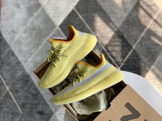 YEEZY BOOST 350 V2 - 黄侧透满天星 商品图6