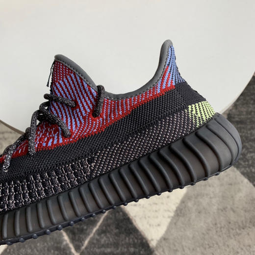 YEEZY BOOST 350 V2 - 黑红拼接满天星 商品图7