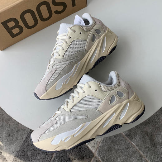 YEEZY BOOST 700-奶白 商品图0