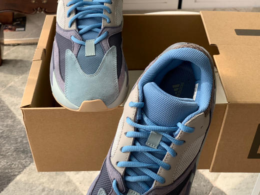 YEEZY BOOST 700-碳蓝 商品图4