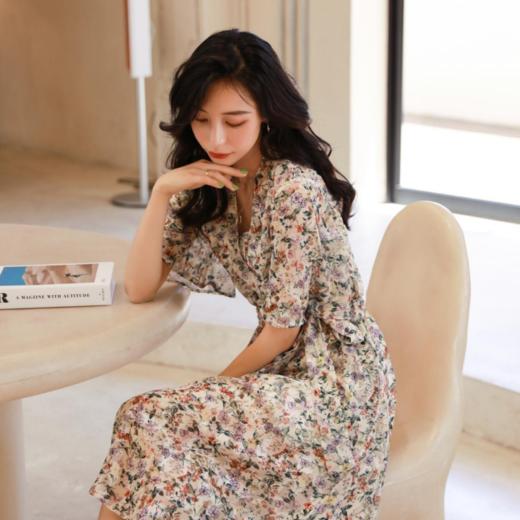 【梅豆】2021夏季茶歇裙日系V领一片式碎花连衣裙 商品图2