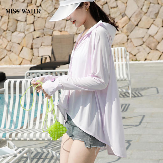 拍2送美腿连裤袜1双！【冰感防晒，UPF50+】全新黑科技冰感-8℃防晒衣，特有感温贴，紫外线变色片，加大加宽帽檐，360°护脸护颈全面防晒，时尚鱼尾设计，轻薄丝滑，亲肤透气！ 商品图6