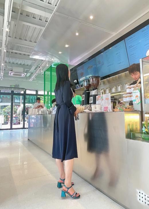 【断码特惠不退换】花花品质生活-花痴力荐｜yi线品牌代工厂定制款 -孔雀蓝丝绸牛皮一字珍珠凉鞋 商品图12