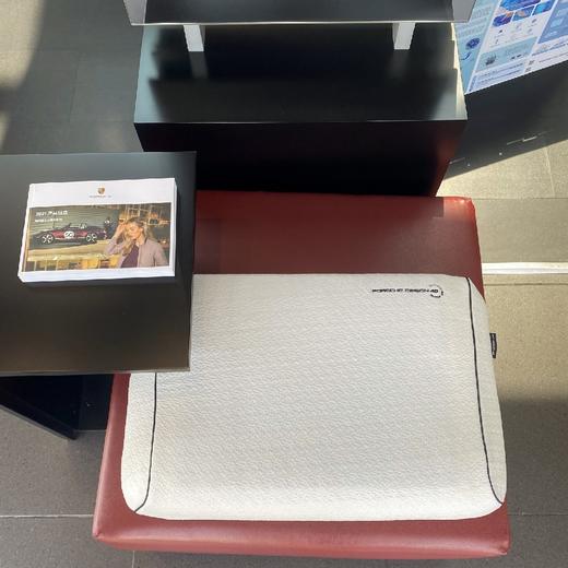 价值13000 保时捷生活系列4D高端凝胶枕 改善睡眠 120块立体凝胶块+18个透气孔+24条纵横导热轨道+DOW PUT抗菌膜+SLEEP CHIP-18睡眠芯片 拍两个减120 预售 商品图3